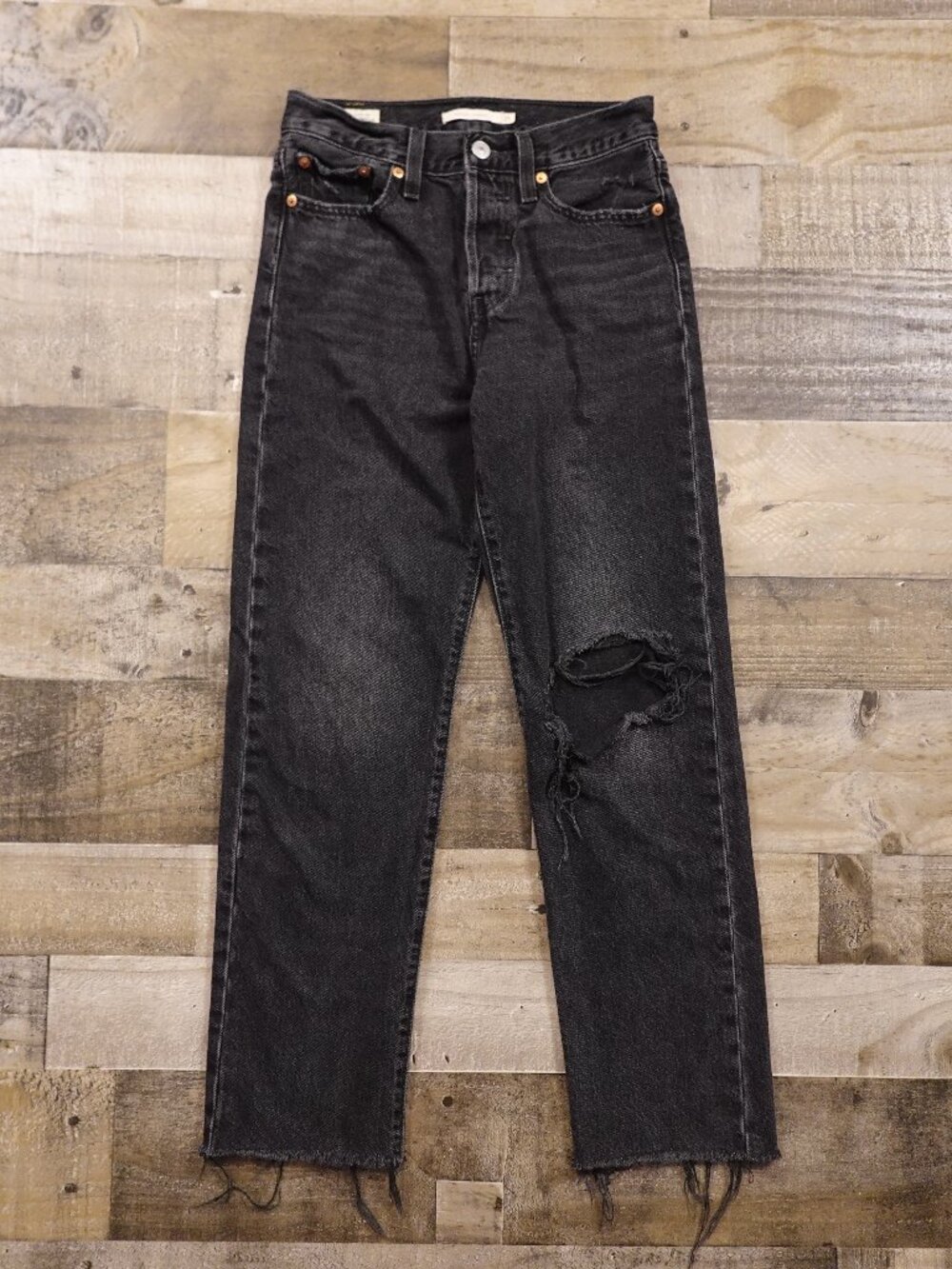 Levi's Premium Wedgie Straight Jeans Women's W25 L28 Black Distressed Raw Hem